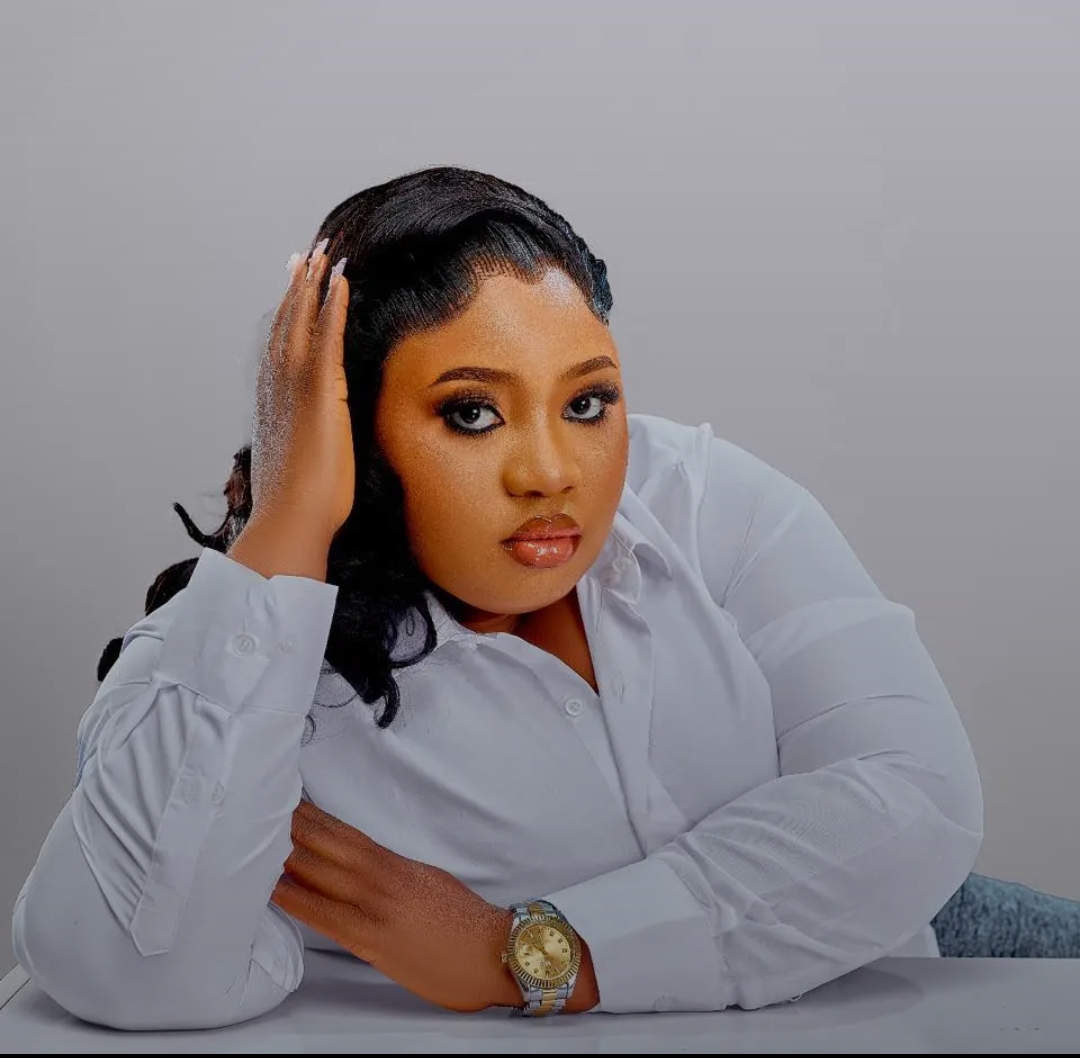 Makeup Is Not Tattoo! 10 Expert Tips to Make Your Makeup Last All Day__Expert Ajuma Prisca Paul